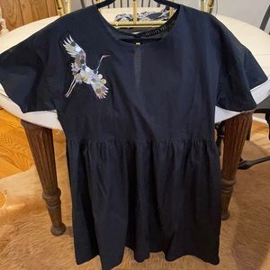 Black shirt sleeves dress with crane detail